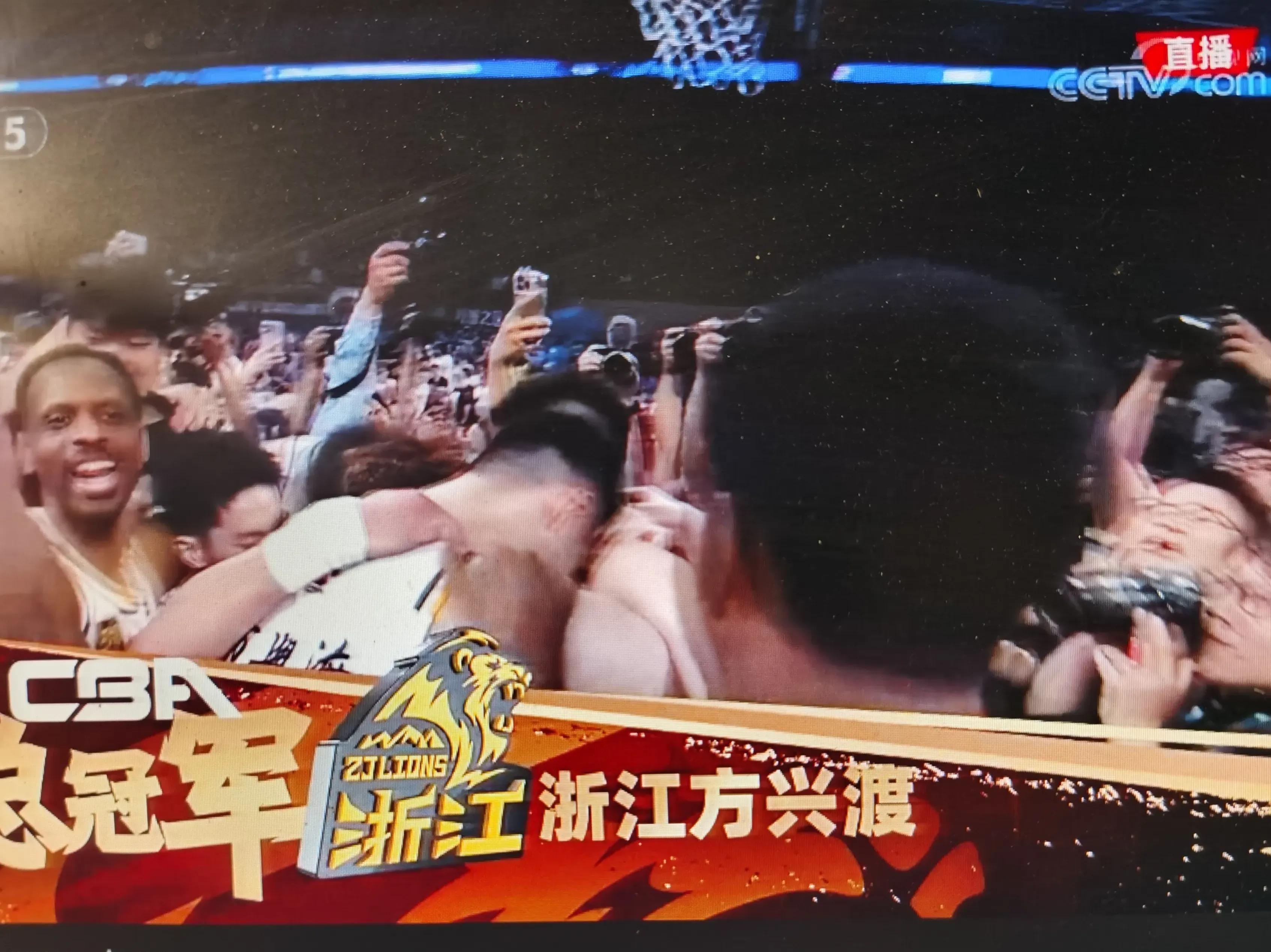 开云体育官网-湖南男篮击败北京队，大获胜利